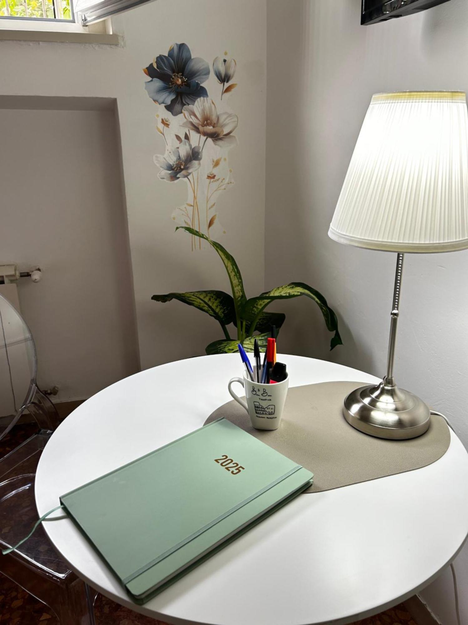 Bam Bam Tiburtina Guesthouse Рим Екстер'єр фото