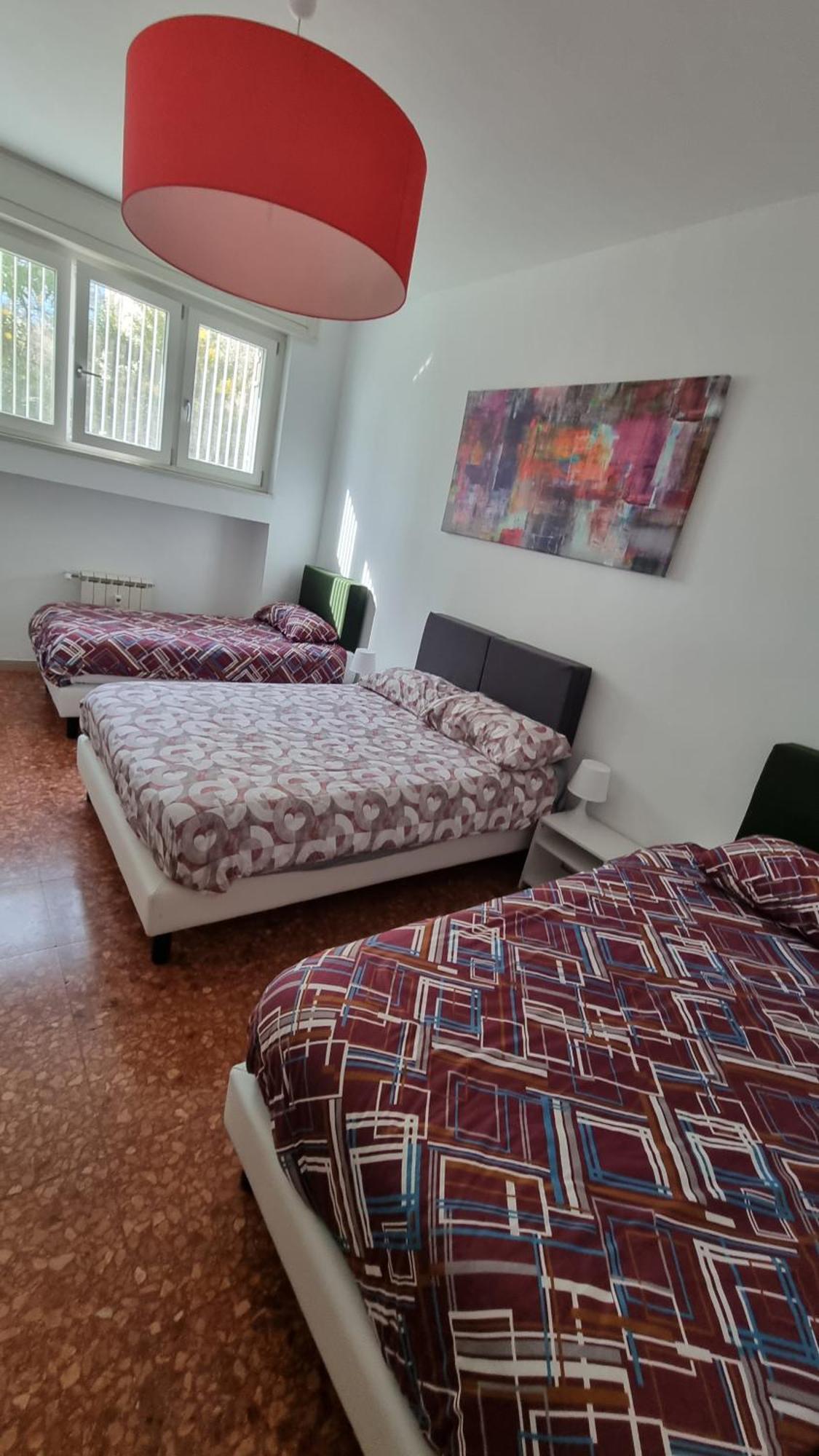 Bam Bam Tiburtina Guesthouse Рим Номер фото